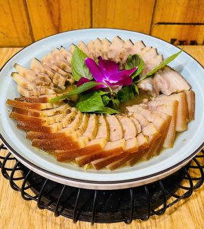 Lợn máng hấp giềng 