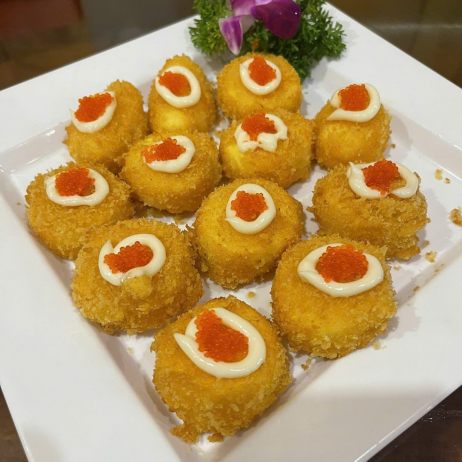 Đậu nhật chiên sốt trứng cua